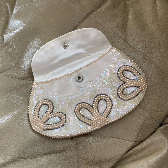 White leather evening gloves and Small Sequins clutch purse - Picture 7 of 15